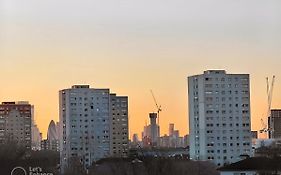 Bright Spacious En-Suite Room W/ London Views - 8Min From London Bridge!
